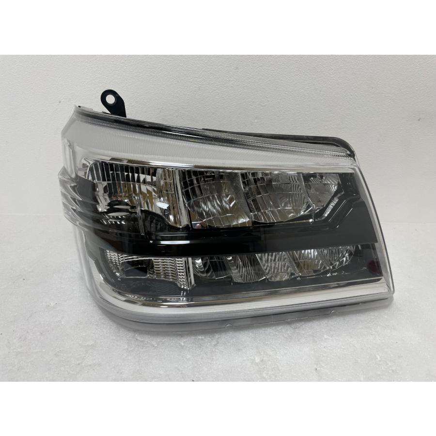 ハイゼット、サンバー　ヘッドライト ☆ ハイゼットトラック サンバートラック 後期 S500P W6848 LED