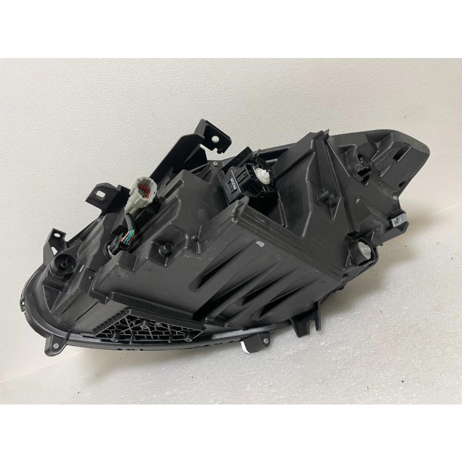 ☆ フェアレディZ RZ34 3BA-RZ34 W6620 ヘッドライト 右 ☆3913