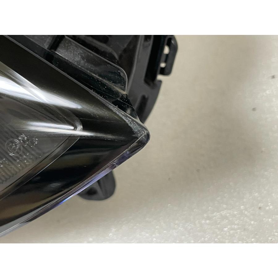 ☆ フェアレディZ RZ34 3BA-RZ34 W6620 ヘッドライト 右 ☆3913 ☆ フェアレディZ RZ34 3BA-RZ34 W6620 ヘッドライト 右 ☆3913
