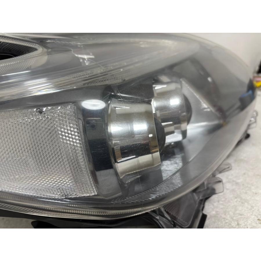 ☆ プリウス 30系 ZVW30 47-49 刻印サ 後期 LED ヘッドライト 右 ☆51028 |  | 04