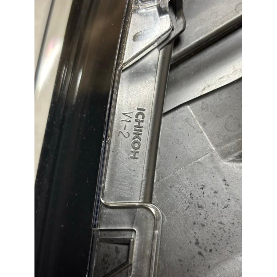 ☆良品☆ ノア S 90系 MZRA90W ZWR90W 3眼 ND V1-2 LED ヘッドライト 右 ☆51231 |  | 03