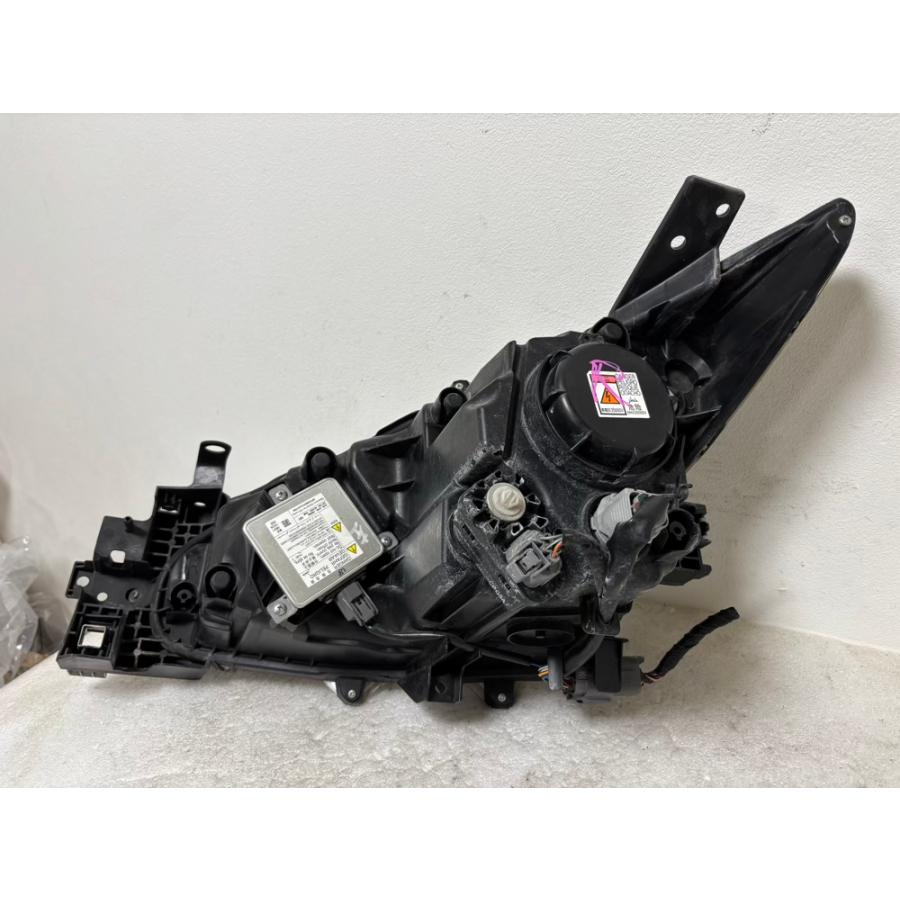 ☆破損無☆ アクセラ BM W1362R 前期 刻印F HID ヘッドライト 右 ☆6523 |  | 02