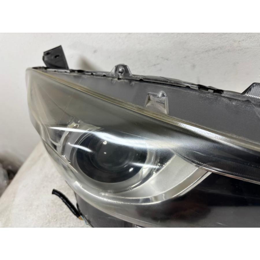 ☆破損無☆ アクセラ BM W1362R 前期 刻印F HID ヘッドライト 右 ☆6523 |  | 04
