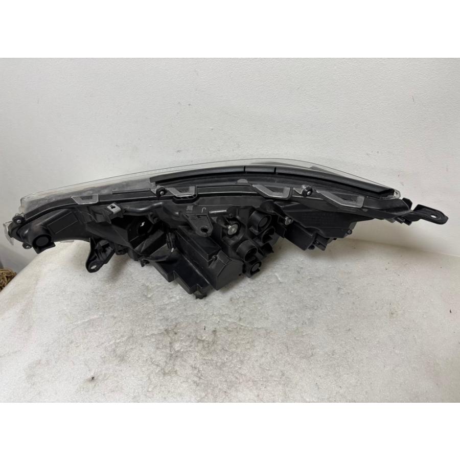 ☆良品☆ RAV4 AXAH52 後期 LED 42-112 刻印J ヘッドライト 右 ☆6523 |  | 01