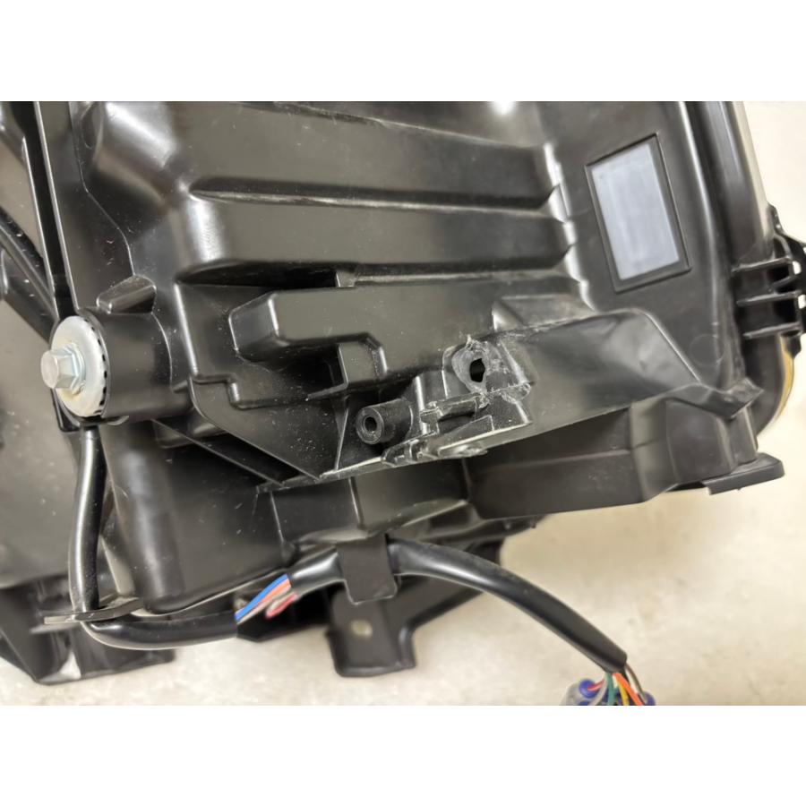 ☆欠損無☆ ヴォクシー 90系 MZRA90W ZWR90W 刻印V5 V1-3 LED ヘッドライト 左 ☆6812 |  | 06