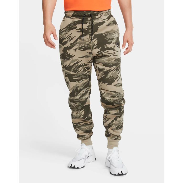 Nike ナイキ ジョガーパンツ スウェット メンズ テック プリント 迷彩柄 カモフラージュ ロゴ ズボン ボトムス 新作 Nk13 1 0218 Import Brand Bumps 通販 Yahoo ショッピング