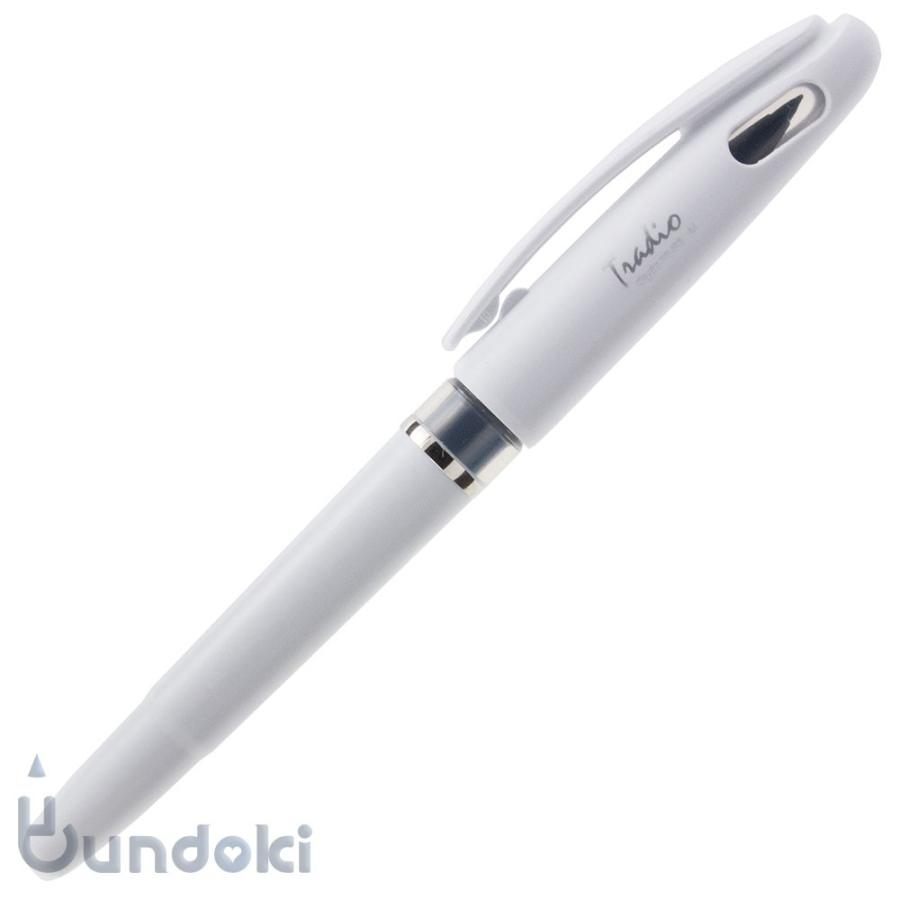 Pentel ぺんてる トラディオプラスティック万年筆 プラマン ピュアホワイト 文具通販 ブンドキ Com Yahoo 店 通販 Yahoo ショッピング