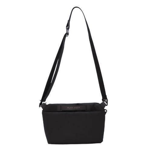 ブラックエンバー SACOCHE 01 フラットパック サコッシュ ショルダーバッグ 鞄 ブラックBLACK EMBER 7223016 | 