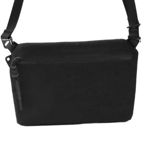 ブラックエンバー SACOCHE 01 フラットパック サコッシュ ショルダーバッグ 鞄 ブラックBLACK EMBER 7223016 |  | 01