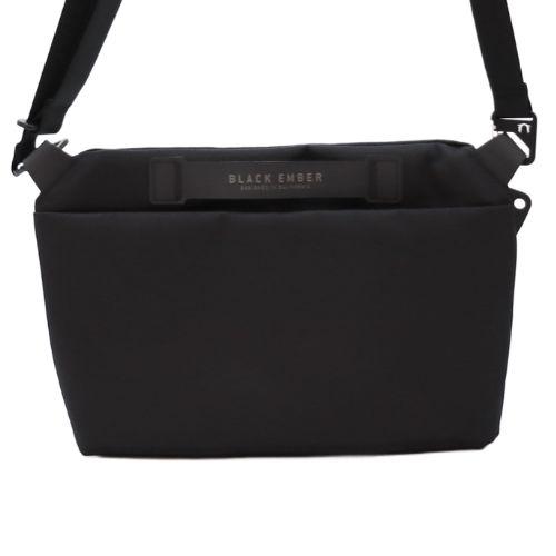 ブラックエンバー SACOCHE 01 フラットパック サコッシュ ショルダーバッグ 鞄 ブラックBLACK EMBER 7223016 |  | 02