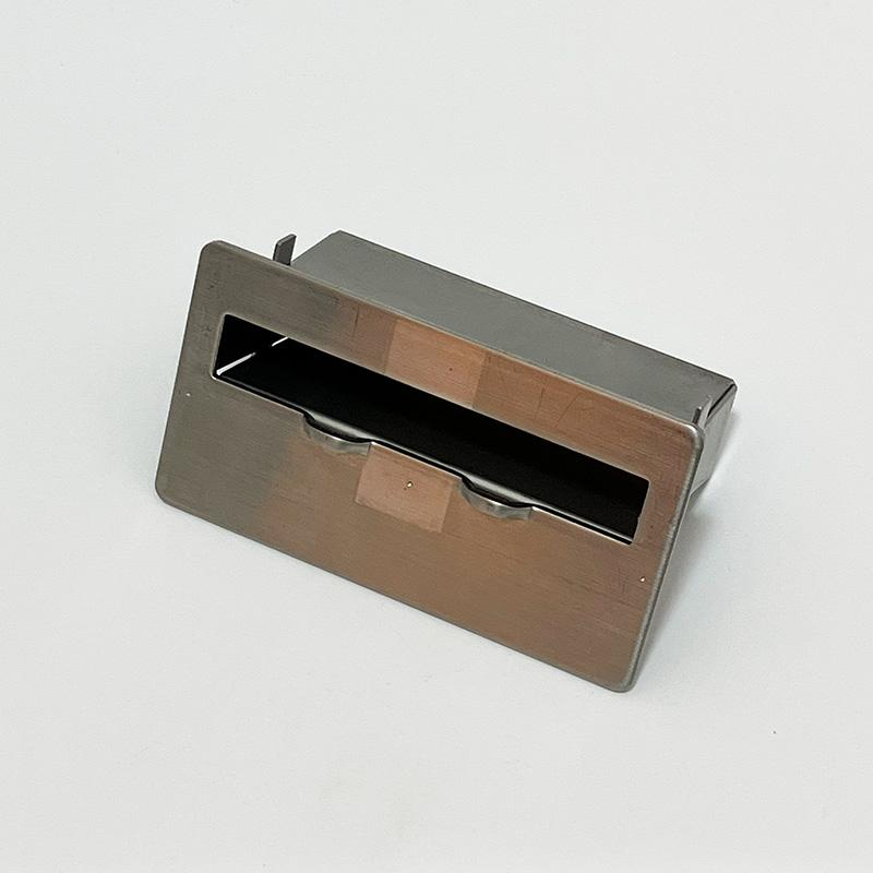 三和シヤッター製中柱ツボガネステンレス(柱の固定受け金具) | 