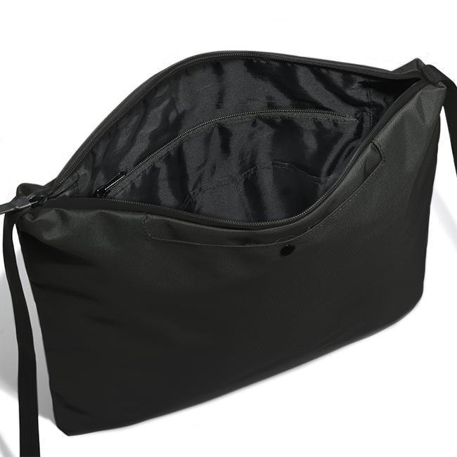 UNTRACK アントラック サコッシュ Mサイズ A4 PC収納 OUTDOOR/CE 