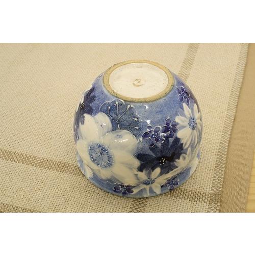 新品未使用】工房「ゆずりは」藍彩白絵花 抹茶碗(平型)】 贈り物