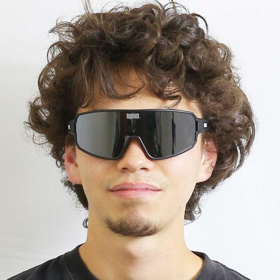 Ronin Eyewear サングラス ロニンアイウエア UVカット ZEUS ゼウス マットブラック アジアンフィット Hawaii Japan チームモデル 紫外線対策 枠なし 偏光レンズの画像