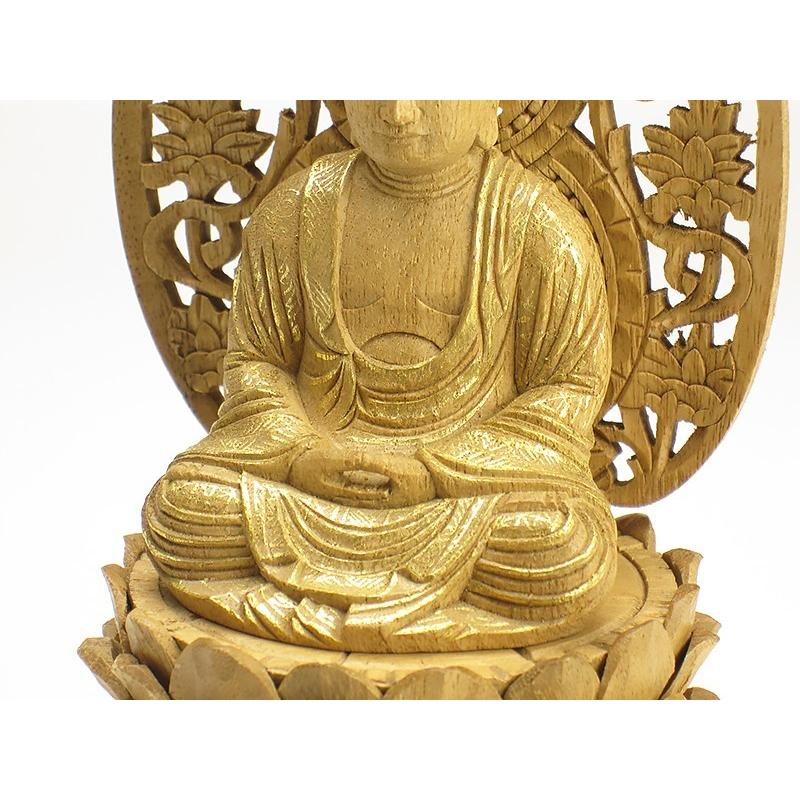 仏像 座釈迦 2寸(楠・丸台座・金泥書) 高さ19.9cm×幅9.3cm : お仏壇の