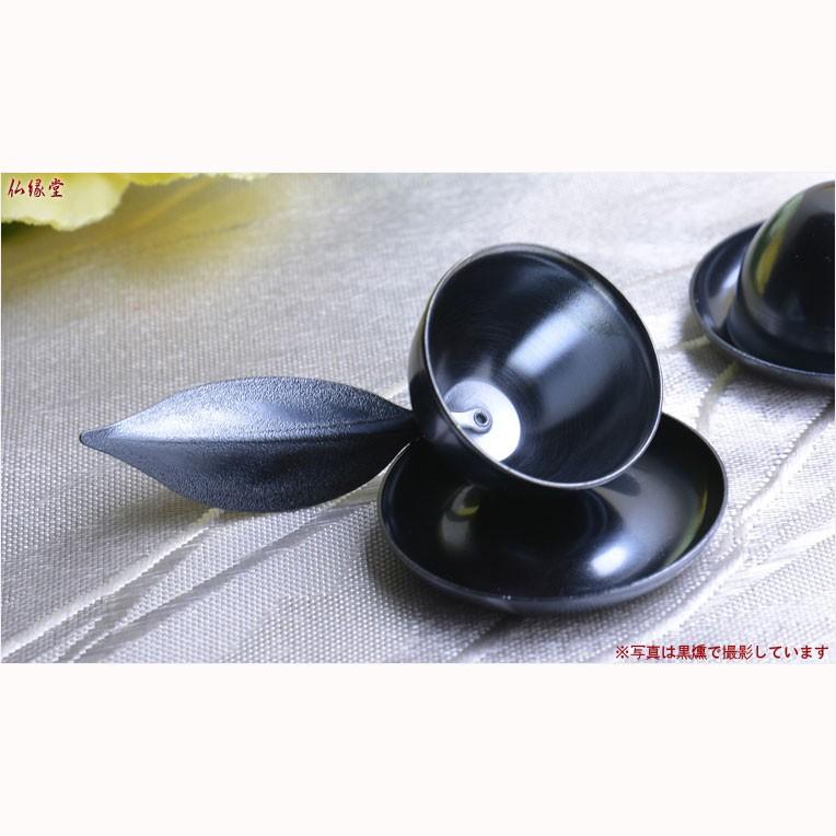 仏壇用仏具【簡単あんしん・台付きリーフ火消し 黒燻（くろいぶし