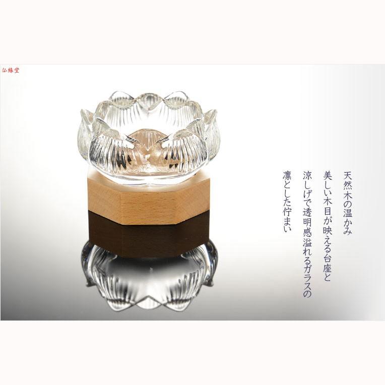 【ご本尊＋大蓮仏具セット（本色）＋掛軸留め】仏具込み・桐材【未来・ライトブラウン色・仏具込み】15号・送料無料dairen15の画像
