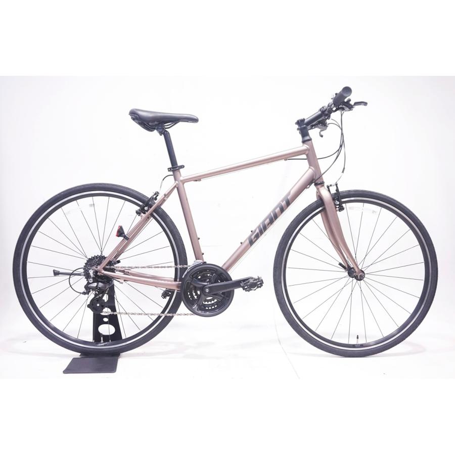 GIANT 「ジャイアント」 ESCAPE R3 2025年モデル クロスバイク/ 大阪