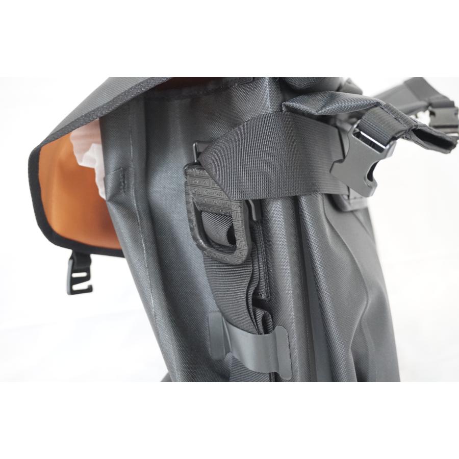 新品未使用　ブロンプトン　防水メッセンジャーバッグ CYCLETECH-IKD : BROMPTON Messenger Waterproof Bag 20L Black