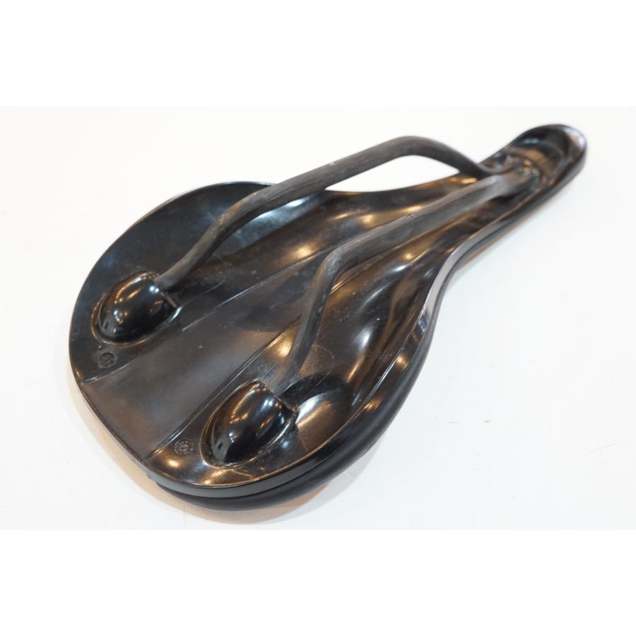 fabric ロードバイク　サドル  カーボンレール fabric ロードバイク サドル カーボンレール