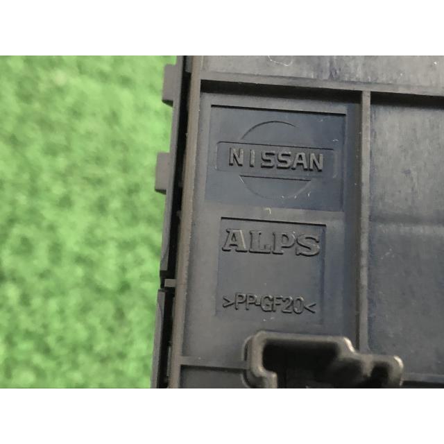 セレナ DAA-HFC26 パワーウインドウスイッチ 25401-1VA7D 【即納