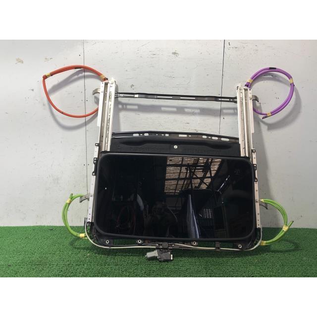 クラウン DAA-AWS210 サンルーフガラス 63201-30180 63203-30200