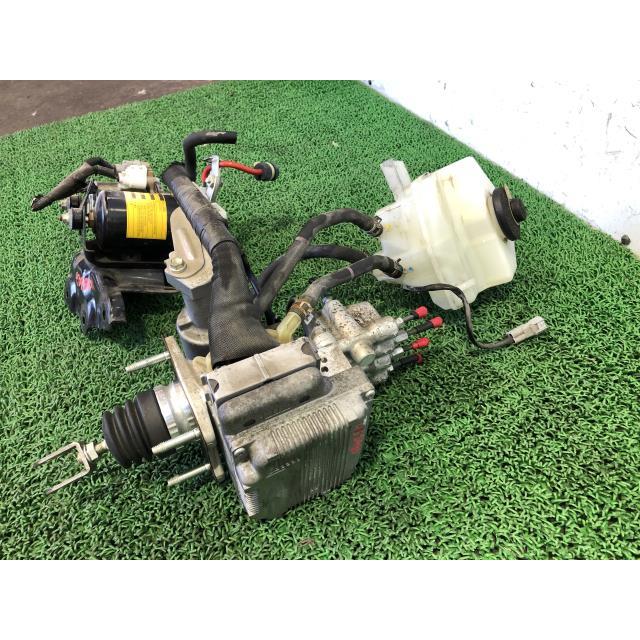 プリウスα DAA-ZVW41W ブレーキマスターASSY 47270-47030 47050-47100