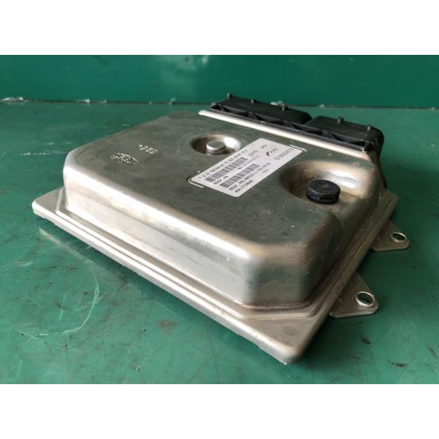 ziu ページ クライスラーイプシロン ABA-84609 エンジンコンピューター 【即納