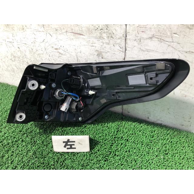インプレッサ 3BA-GU6 左テールランプ W6357 84201FN030 【即納】 イン