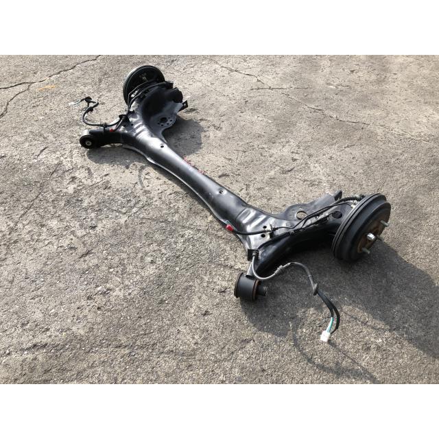 Ｎ−ＯＮＥ 6BA-JG3 RアクスルビームASSY  42100-TKR-J11 【即納】 インボイス対応の画像