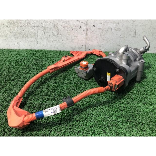 w*2様 カムリ AXVH70 A/Cコンプレッサー 042400-0171 中 w*2様 カムリ AXVH70 A/Cコンプレッサー 042400-0171 中 w*2様 カムリ