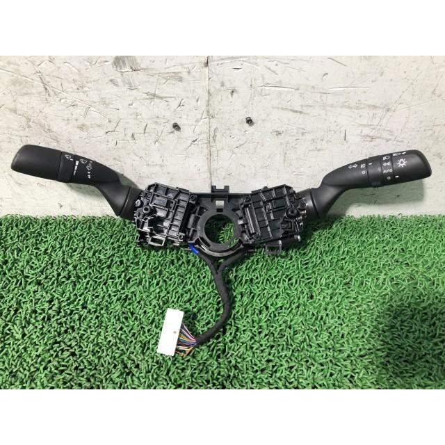 カムリ DAA-AXVH70 ディマースイッチ 84329-33030 84652-33590【即納