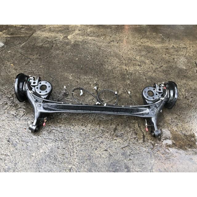 プリウス DAA-ZVW30 RアクスルビームASSY 42101-12171 【即納】 イン