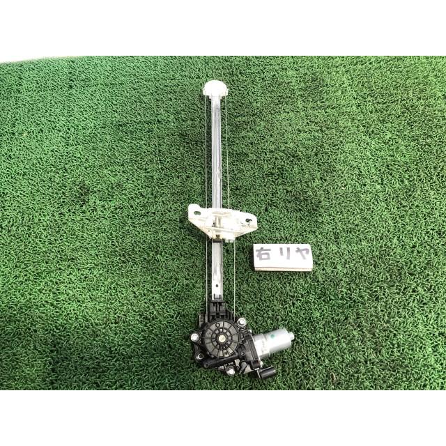 シャトル DAA-GP7 右Rドアレギュレータ・モーター 72710-T5A-003