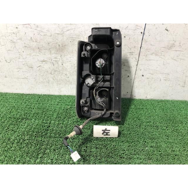 ウェイク DBA-LA700S 右テールランプ 20518 81550-B2610 【即納】 イン