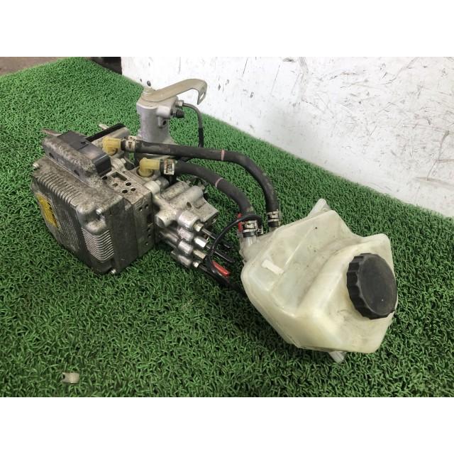 プリウス DAA-ZVW30 ブレーキマスターASSY 47570-47030 47070-47060