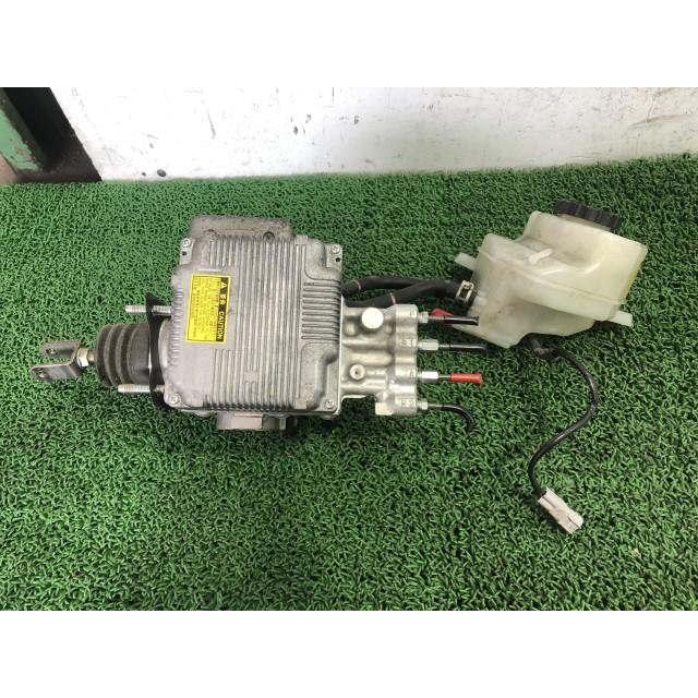 プリウス DAA-ZVW30 ブレーキマスターASSY 47570-47030 47070-47060