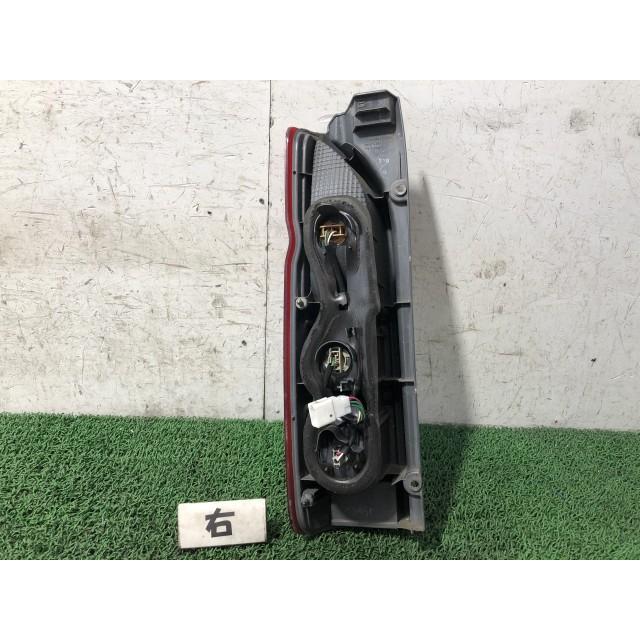 ハイエース 右　テールランプ ハイエース QDF-KDH201V 右テールランプ 26-120 81550-26201 81551