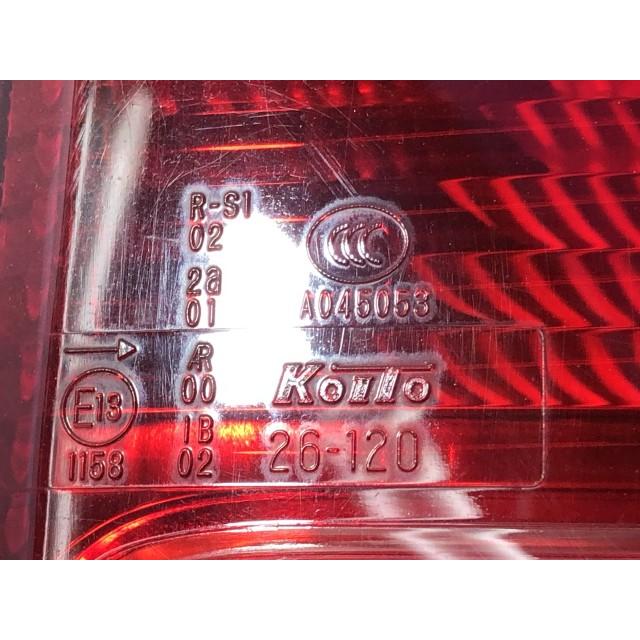 ハイエース QDF-KDH201V 右テールランプ 26-120 81550-26201 81551