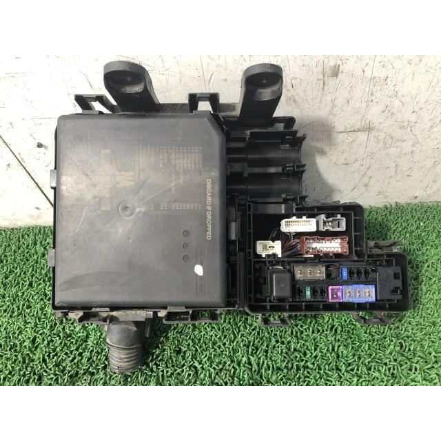 エクストレイル DBA-T32 ヒューズボックス 284B7-4CE0A 24382-4BA0A