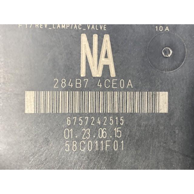 エクストレイル DBA-T32 ヒューズボックス 284B7-4CE0A 24382-4BA0A