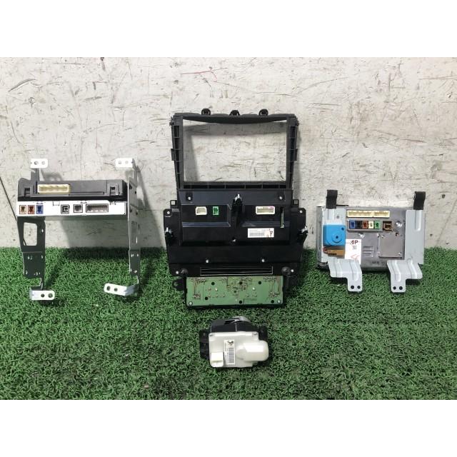 スカイライン DAA-HNV37 カーナビゲーション 25915 4GA4C 【正規品