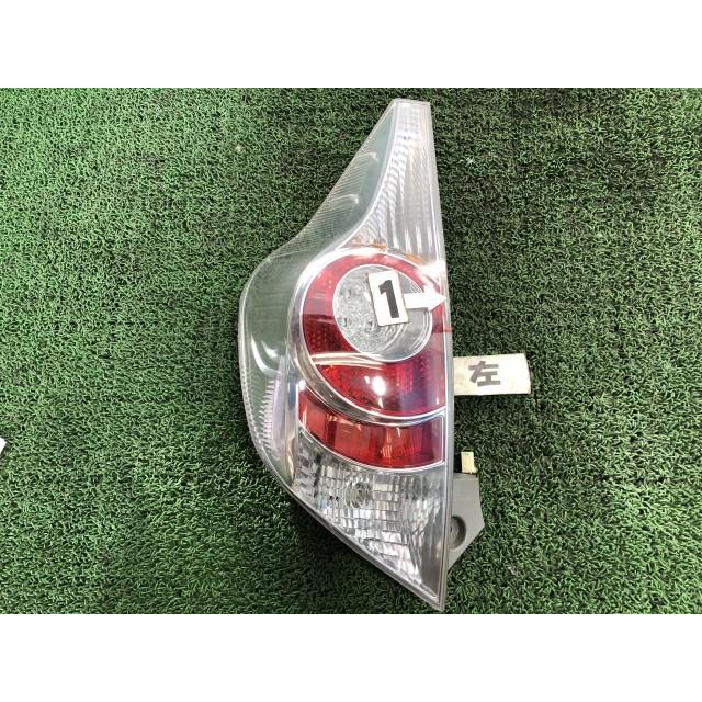 アクア DAA-NHP10 左テールランプ 52-252 81560-52693 81560-52694