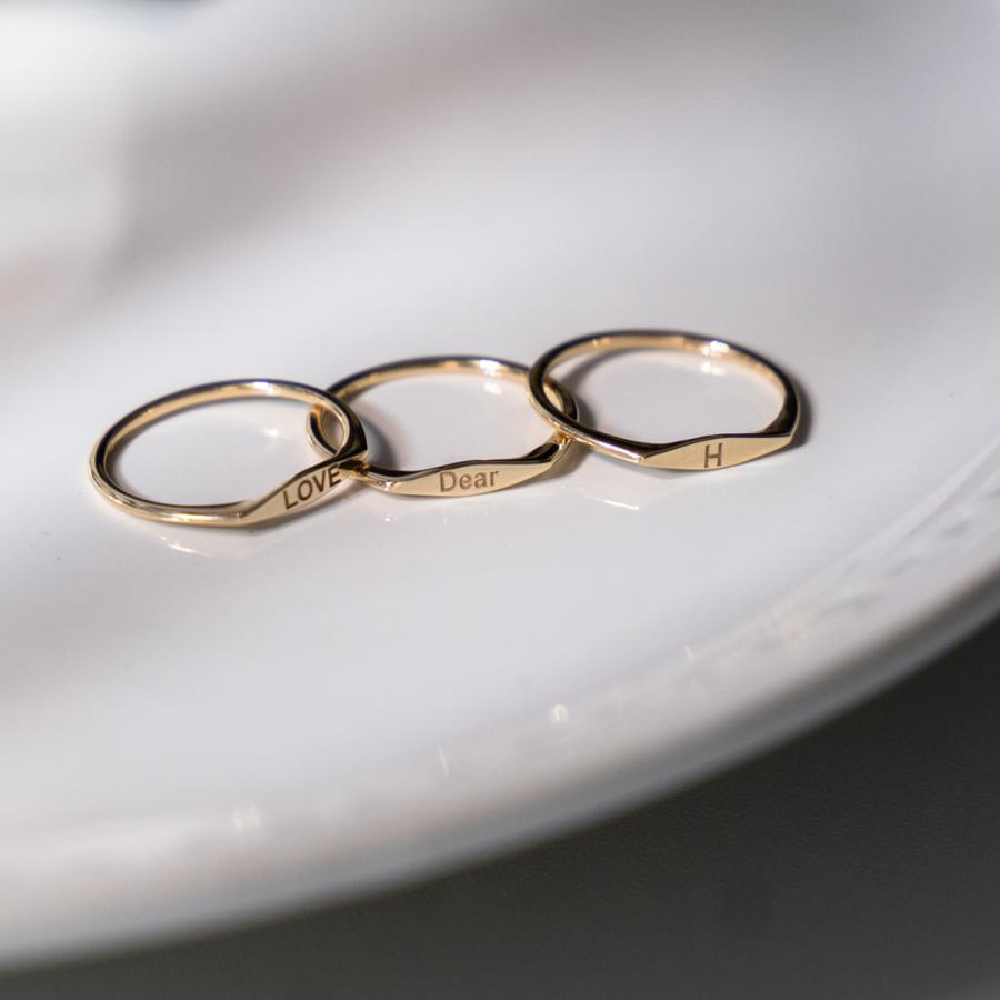 メッセージを刻む 【新作】18金 リング 指輪 レディース イニシャル