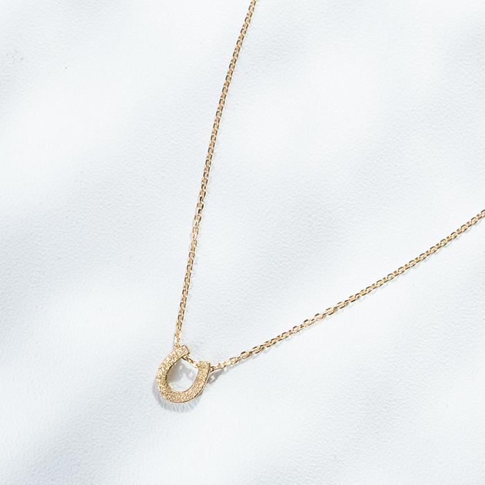 極美品！！早い者勝ち！K18ゴールドシンプルホースシューダイヤネックレス 馬蹄 ネックレス 18金 K18 18K ゴールド オシャレな ホースシュー