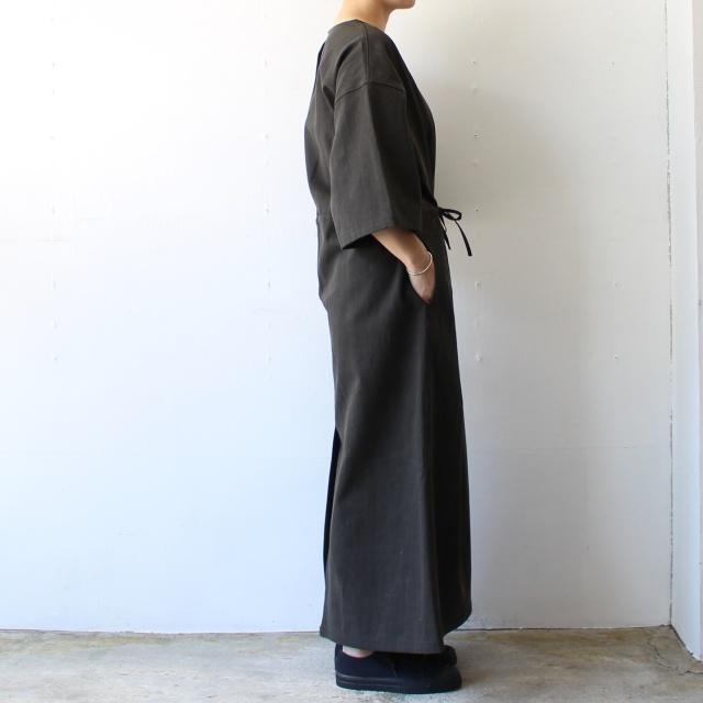 HAVERSACK 墨染ツイル5分袖ワンピース Ink dyed twill half-sleeve onepiece / 322530 | HAVERSACK | 01