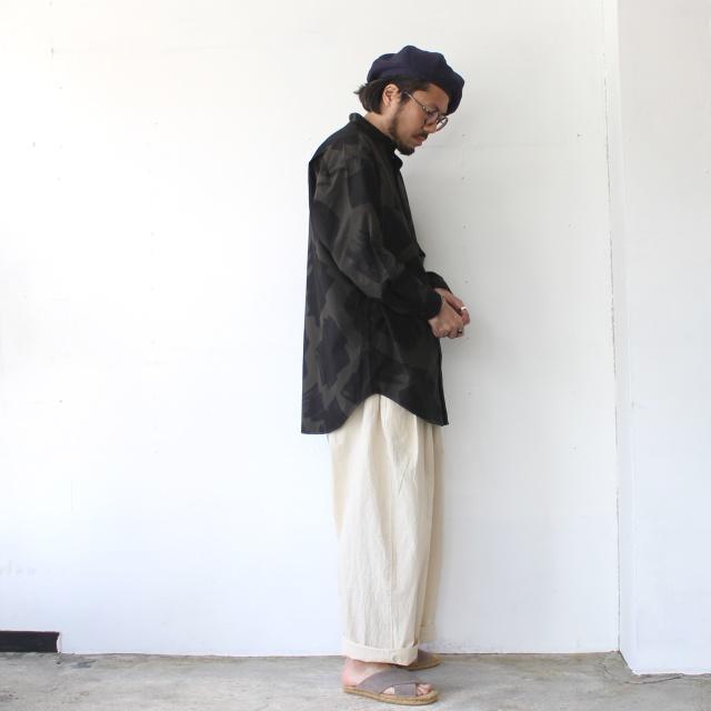 HAVERSACK スクエアブラッシュドプリントバンドカラーシャツ Square brushed-print bandcollar shirt　（Khaki brown） | HAVERSACK | 15