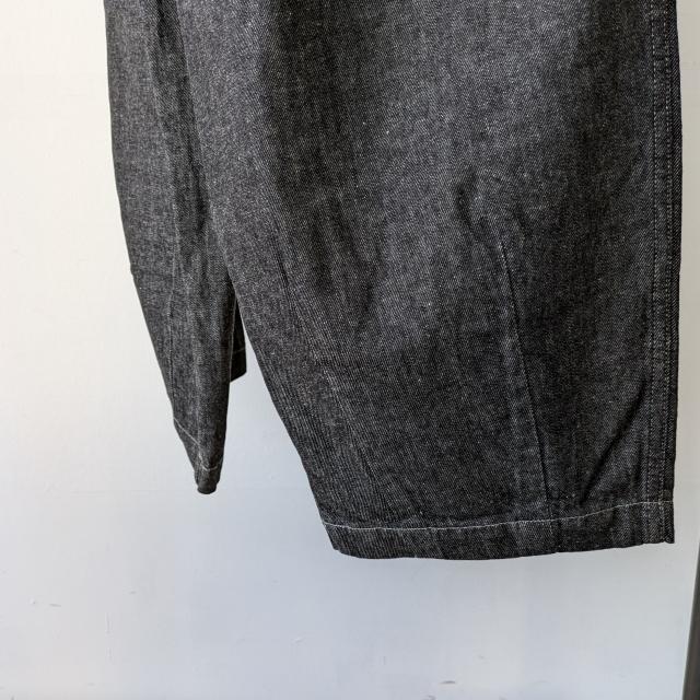 HARVESTY　Black Denim Circus Pants -Narrow ブラックデニムサーカスパンツナローシルエット A12419　（Black） | HARVESTY | 12