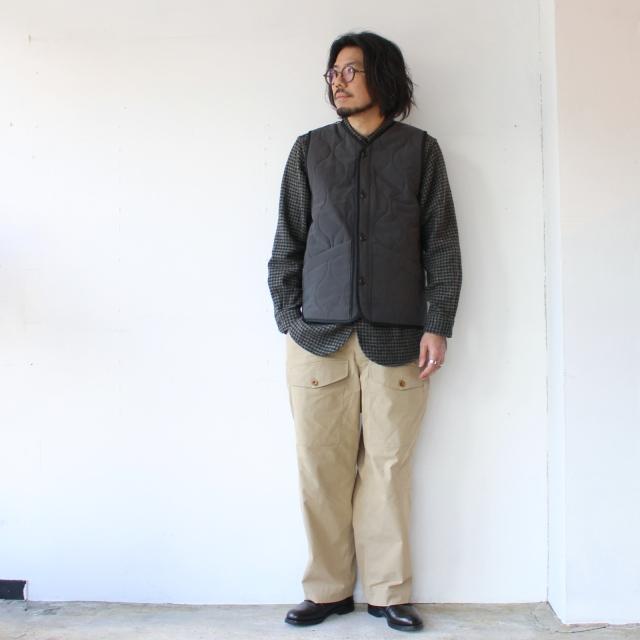 【20%OFF】UpscapeAudience テフロンナイロンキルトVベスト Teflon Nylon Quilt Vest | Audience | 15