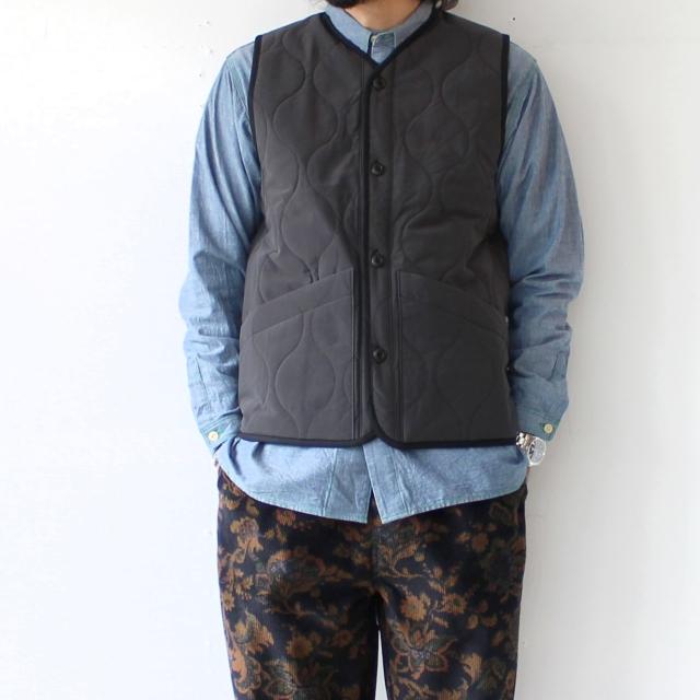 【20%OFF】UpscapeAudience テフロンナイロンキルトVベスト Teflon Nylon Quilt Vest | Audience | 01